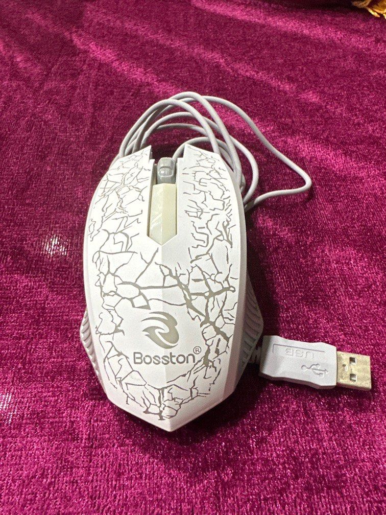 Wired Gaming Mouse (Category: Mouse & Mousepads) located in Singapore. Submitted by katachifilms (Listing ID 1344597821, Image 2). Description: .