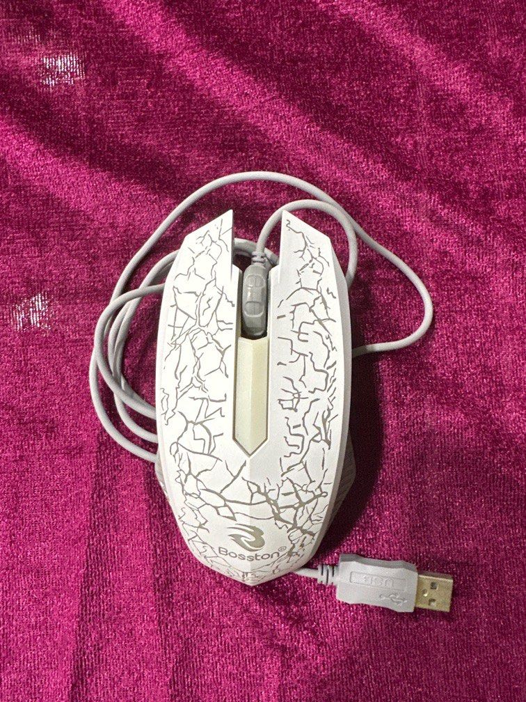 Wired Gaming Mouse (Category: Mouse & Mousepads) located in Singapore. Submitted by katachifilms (Listing ID 1344597821, Image 3). Description: .