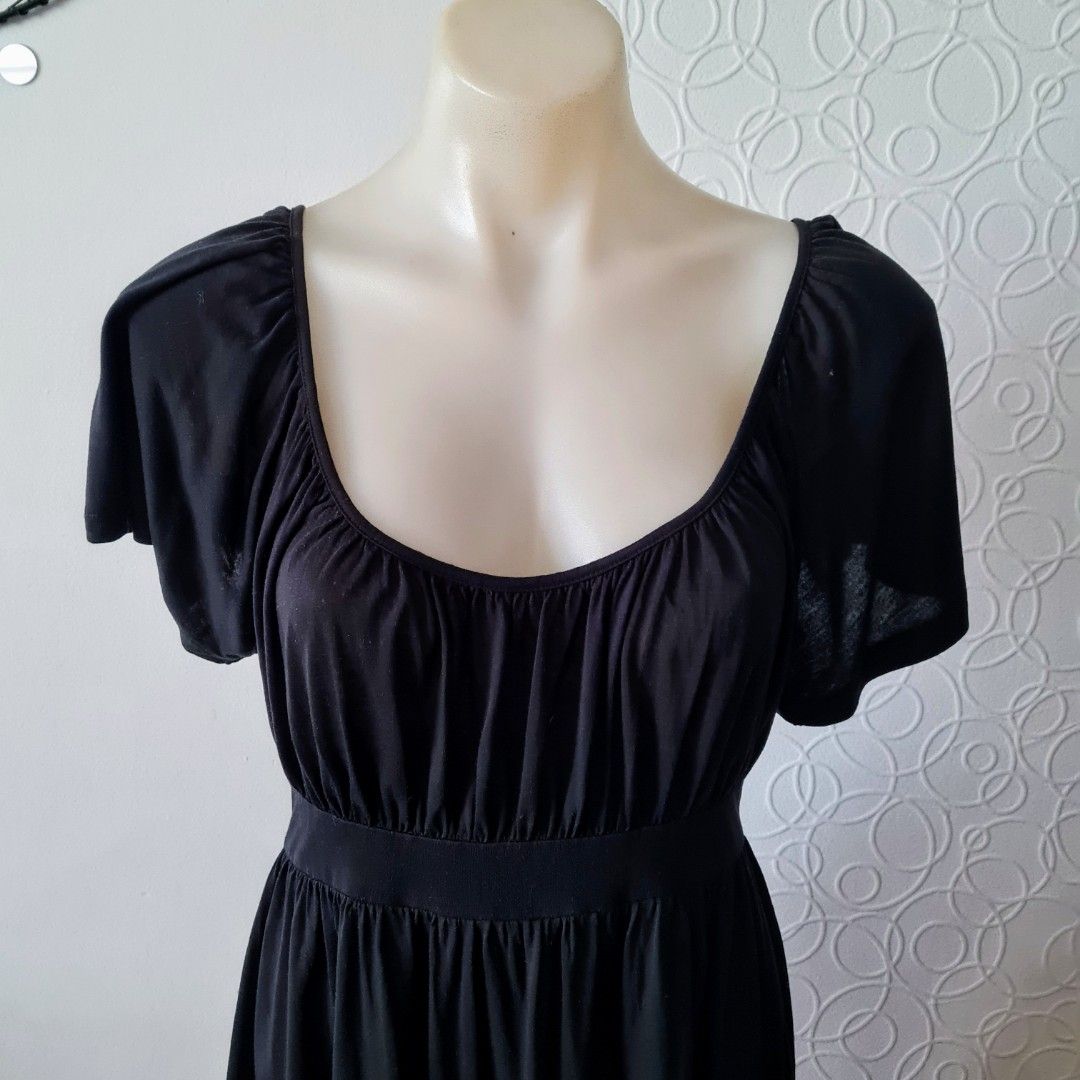 Women's size XS 'COUNTRY ROAD' Gorgeous black casual lyocell dress - GUC (Category: Women's Clothes) located in Sydney. Submitted by bilic83 (Listing ID 1344485586, Image 2). Description: P.s 2 small pinholes on left sleeve, one at front, one at back, priced accordingly.