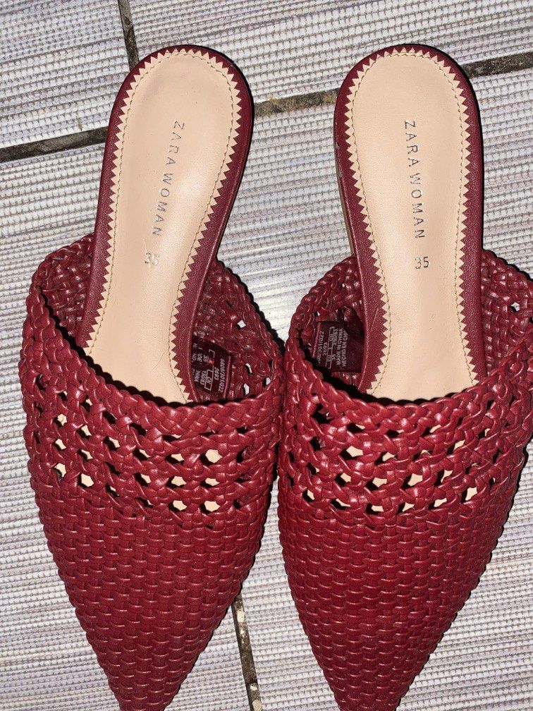 ZARA RED SANDALS (Category: Flats & Sandals) located in Quezon City. Submitted by cookiekay (Listing ID 1344587047, Image 2). Description: Tried them on only but never got to wear themm Decluttering! 📍 QC .
