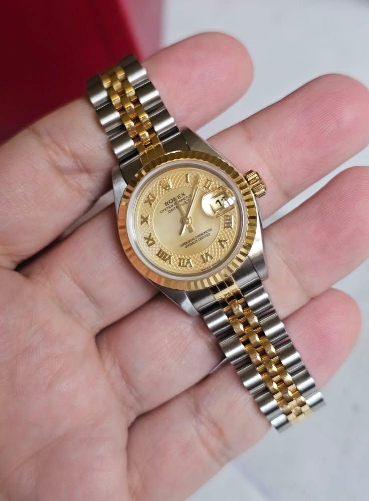 Authentic Rolex MoP dial Datejust 26 (Category: Luxury Watches) located in Quezon City. Submitted by jhaediah (Listing ID 1344671062, Image 1). Description: Super rare MoP dial Datejust 26 textured dial (factory dial) 😍 get it now !!! 1st to dp gets it ya'll 🤗🤗😙.