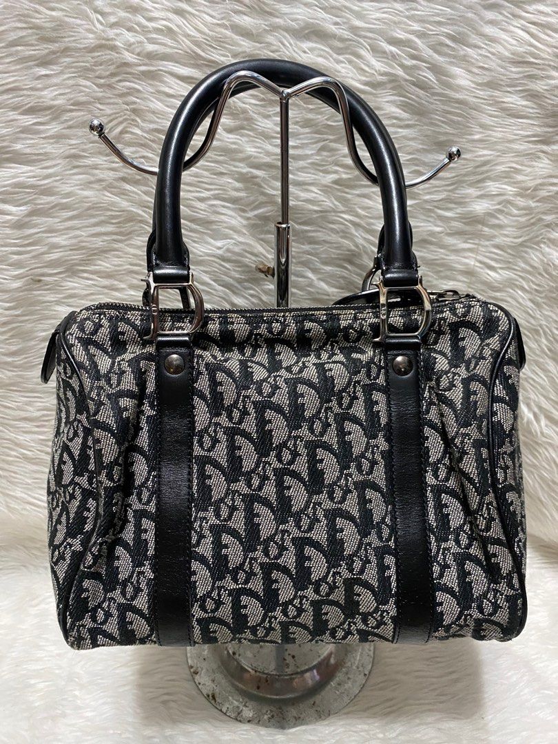 Christian Dior bag Authentic (Category: Luxury Bags & Wallets) located in Malolos. Submitted by yamaguchionline (Listing ID 1344670472, Image 2). Description: Bought in Japan guaranteed authentic money back if proven fake.very nice in actual.please respect my ads.