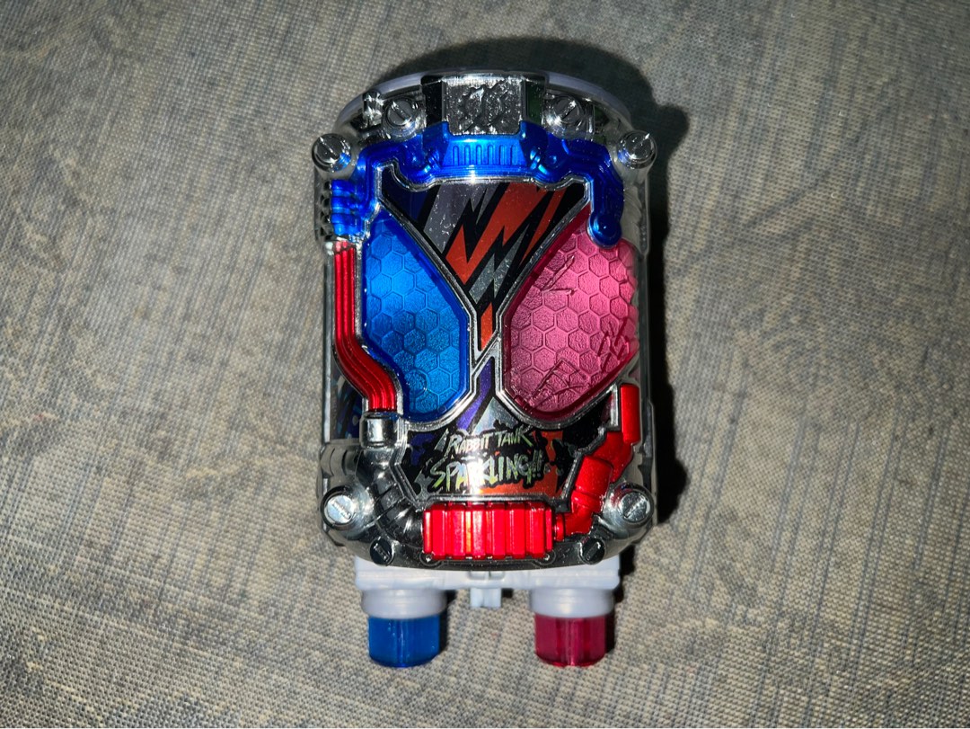 DX Kamen Rider Build Rabbit Tank Sparkling Full Bottle, Hobbies & Toys ...