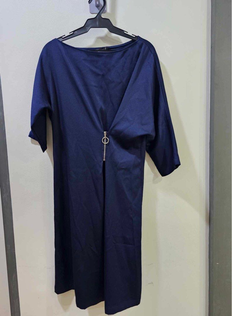 Eclipse Navy Blue Midi Dress, Medium, Office wear (Category: Dresses) located in Taguig. Submitted by aroundbgc (Listing ID 1344723838, Image 1). Description: Eclipse Navy Blue Midi Dress, Medium, Office wear.