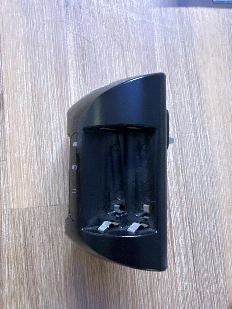 Energizer battery charger (batteries not included)62863112439554112