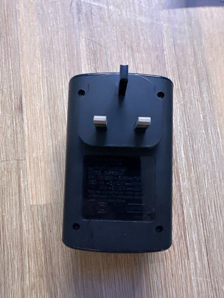 Energizer battery charger (batteries not included)62863112439554111