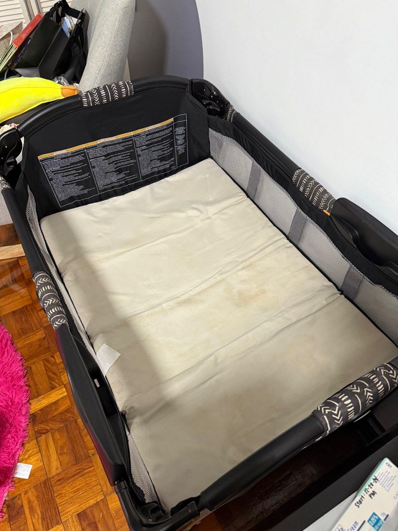 Graco Playpen / Crib Set (Category: Cots & Cribs) located in Manila. Submitted by cheskapards19 (Listing ID 1344630684, Image 3). Description: All in good condition just needs a little cleaning.