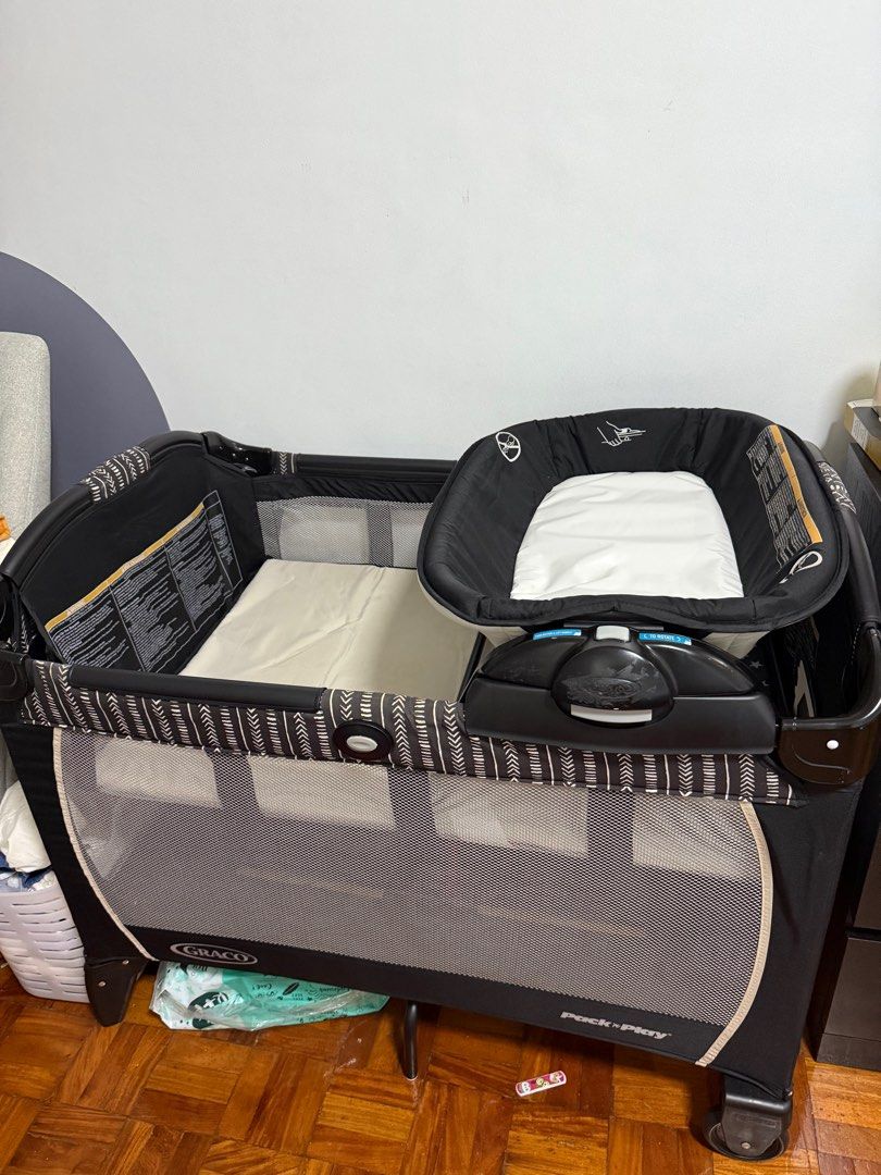 Graco Playpen / Crib Set (Category: Cots & Cribs) located in Manila. Submitted by cheskapards19 (Listing ID 1344630684, Image 1). Description: All in good condition just needs a little cleaning.