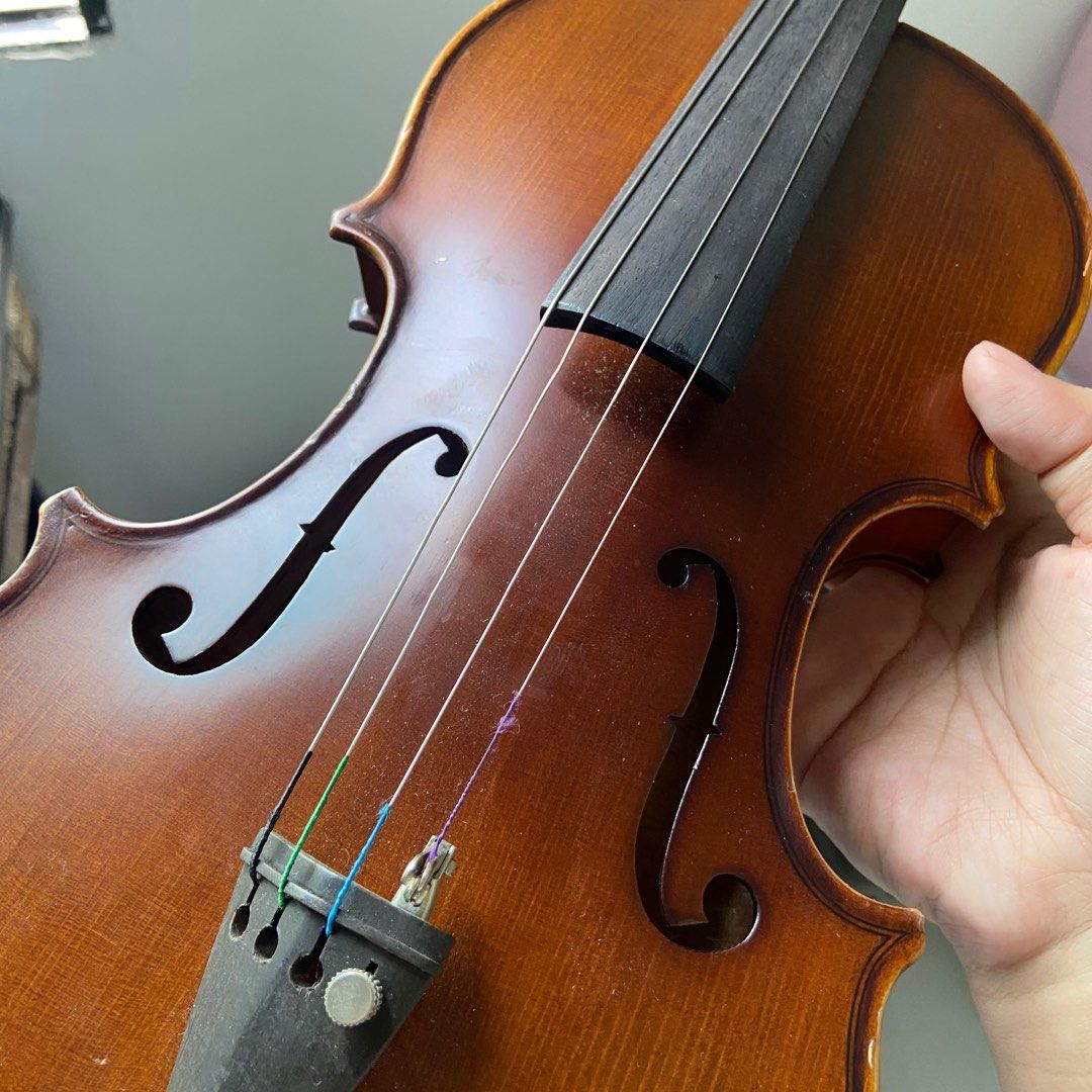 Japan Surplus Violin (no bow) (Category: Musical Instruments) located in Taguig. Submitted by nessyyy (Listing ID 1344624884, Image 2). Description: Brand: Beriot Size: 1/2 (indicated inside the violin) Height: 11.5 inches Length: 7.5 inches Width: 1.5 inches Mode of Delivery: Lalamove or JnT only Mode of Payment: Gcash only.