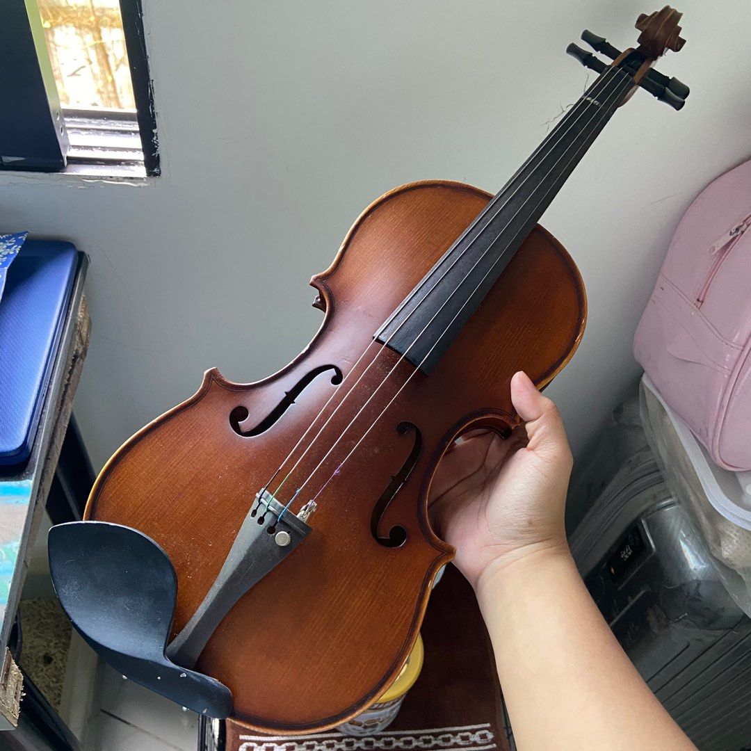 Japan Surplus Violin (no bow) (Category: Musical Instruments) located in Taguig. Submitted by nessyyy (Listing ID 1344624884, Image 1). Description: Brand: Beriot Size: 1/2 (indicated inside the violin) Height: 11.5 inches Length: 7.5 inches Width: 1.5 inches Mode of Delivery: Lalamove or JnT only Mode of Payment: Gcash only.