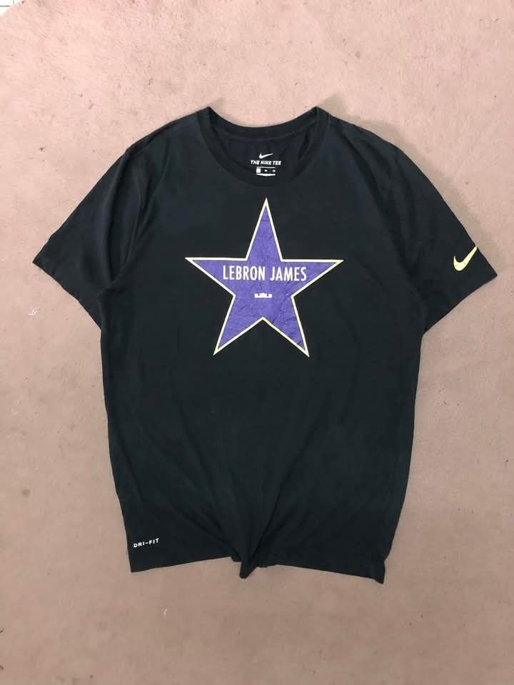 Lebron James Nike DriFit tshirt Rare Tee (Category: Tshirts & Polo Shirts ) located in Caloocan City. Submitted by cloudlunit35938 (Listing ID 1344701848, Image 1). Description: NIKE x LEBRON JAMES LEGIT LARGE 22x28dimension VERYGOOD CONDITION.