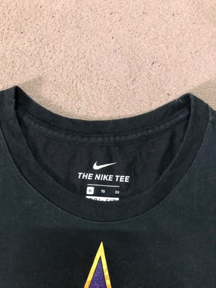 Lebron James Nike DriFit tshirt Rare Tee (Category: Tshirts & Polo Shirts ) located in Caloocan City. Submitted by cloudlunit35938 (Listing ID 1344701848, Image 2). Description: NIKE x LEBRON JAMES LEGIT LARGE 22x28dimension VERYGOOD CONDITION.