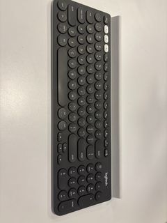 鍵盤Logitech Bluetooth Keyboard （B）