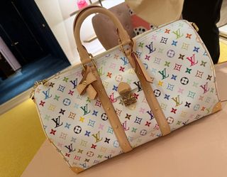 (Category: ) located in . Submitted by hdbags (Listing ID 1344735408, Image 1). Description: .