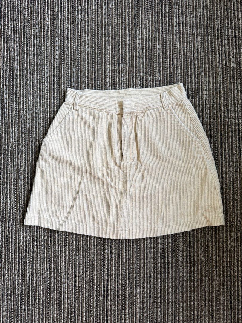 Mantou Corduroy Mini Skirt (Category: Skirts) located in Manila. Submitted by jdeclutters1 (Listing ID 1344637115, Image 1). Description: Mantou Corduroy Mini Skirt • size S (can fit 24-25” waist) • length: 14” • still in good condition (no flaws) • rfs: decluttering - does not fit anymore.
