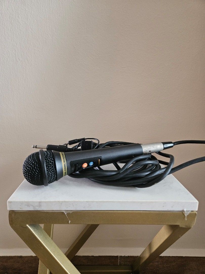 Microphone