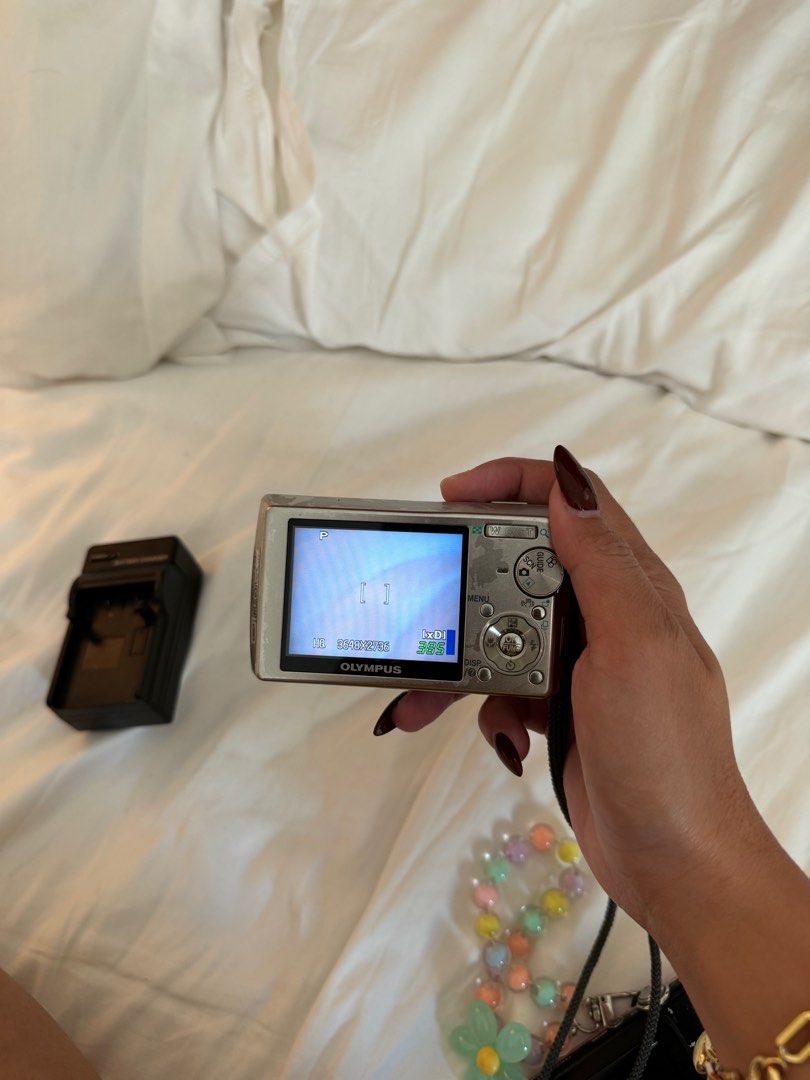 Olympus u 1000 (Category: Cameras) located in Cebu City. Submitted by gilejehhk (Listing ID 1344638863, Image 2). Description: Olympus u stylus 1000 All weather 10 mega pixel With xd card, battery and charger .
