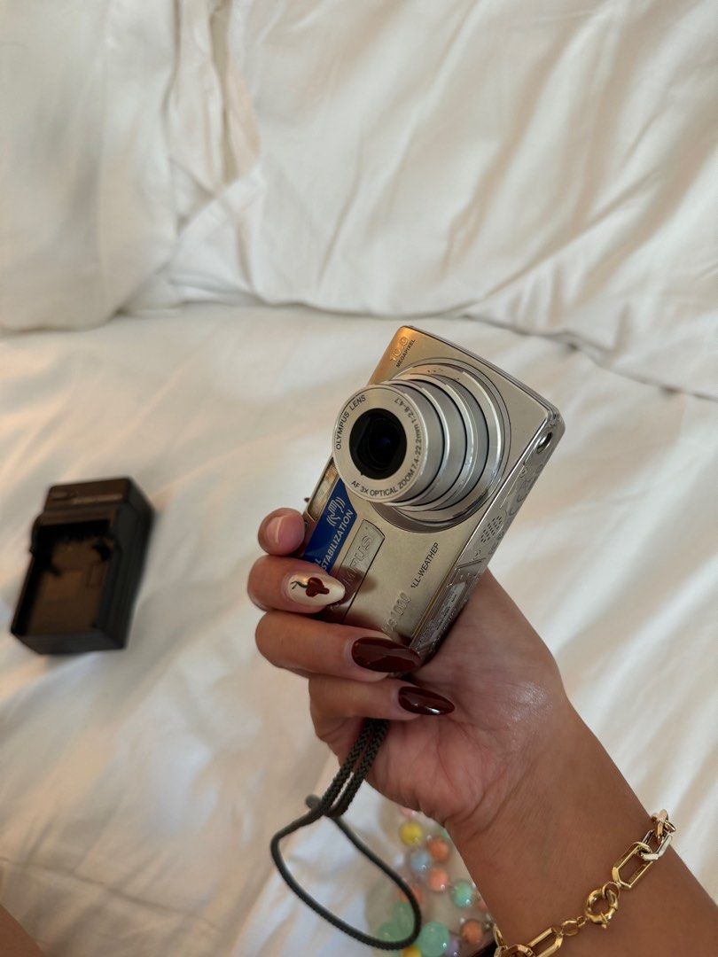 Olympus u 1000 (Category: Cameras) located in Cebu City. Submitted by gilejehhk (Listing ID 1344638863, Image 3). Description: Olympus u stylus 1000 All weather 10 mega pixel With xd card, battery and charger .