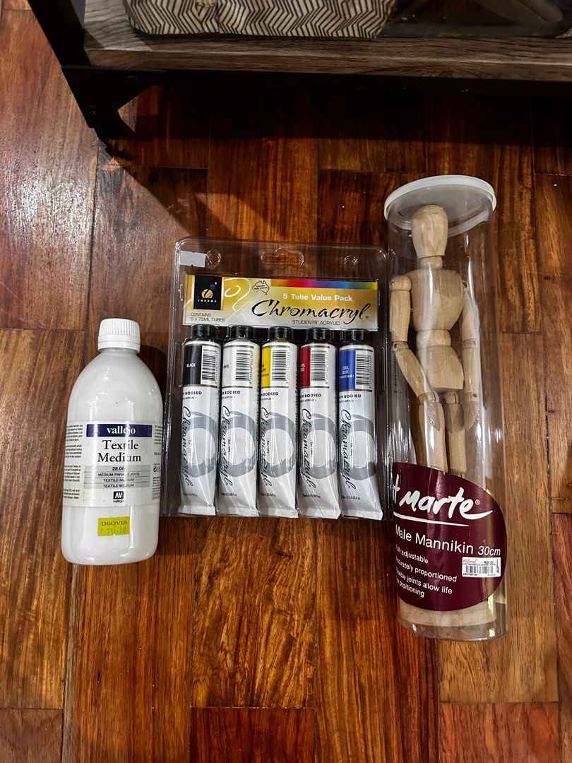 TEXTILE PAINTING KIT WITH FREEBIES (Category: Craft Supplies & Tools) located in Quezon City. Submitted by Shrimpriced (Listing ID 1344622623, Image 1). Description: Brand new acrylic paint and textile medium, take all for PHP 900 with craft supplies Bought at: Chromacryl paint set - PHP 646 Vallejo textile medium (used to mix with acrylic paint to paint on fabric) - PHP 731 RFS: I bought this for school but the pandemic happened so I never used 