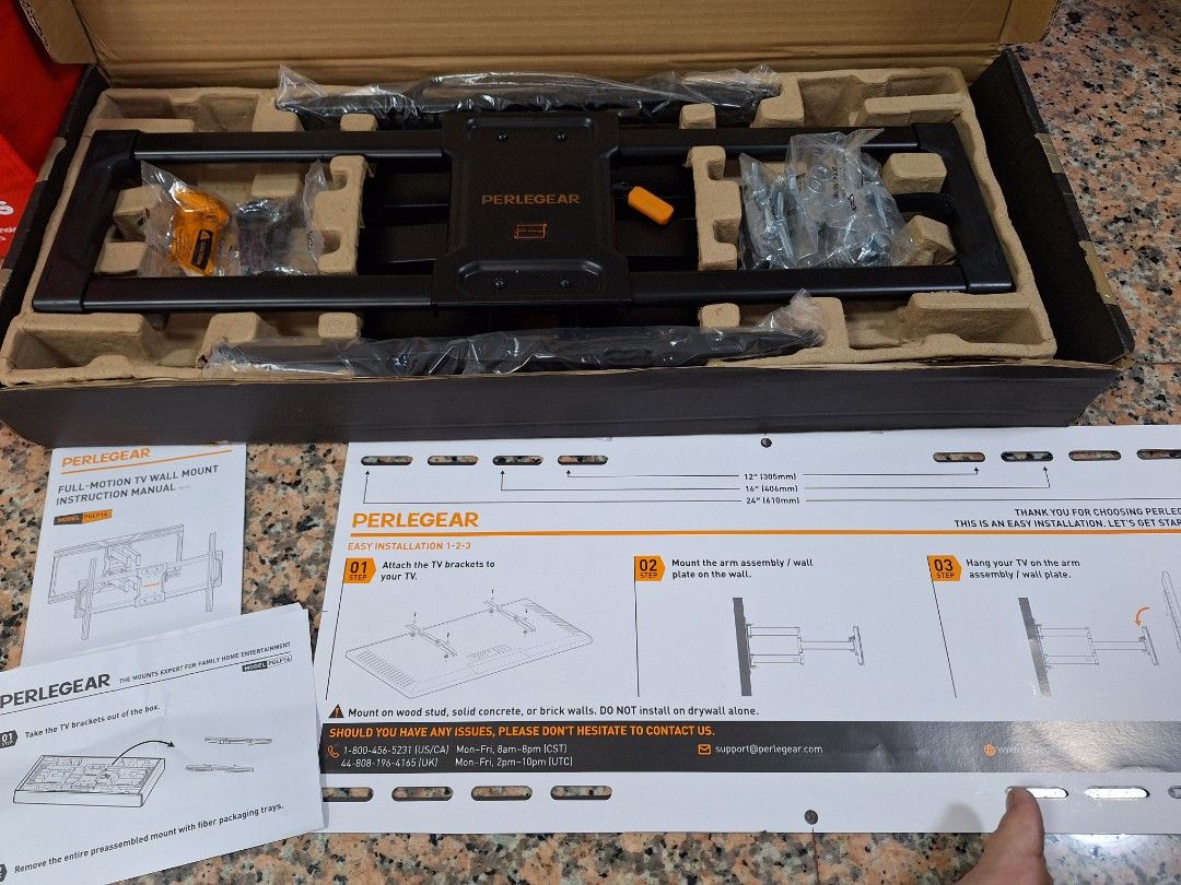 Wall mount bracket extendable type (Category: TV Parts & Accessories) located in Singapore. Submitted by chongtay (Listing ID 1344724033, Image 2). Description: TV wall mount tv bracket for big tv. extendable type, heavy duty, BRAND NEW..