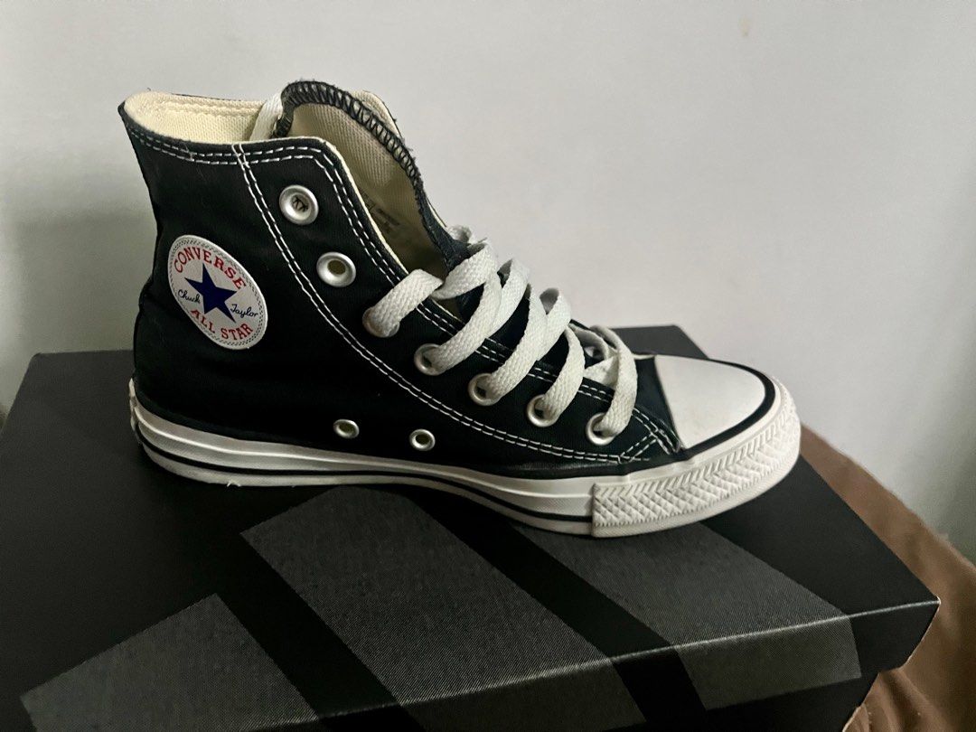 36.5 (23cm) Converse Check Taylor Hi-Cut (Category: Sneakers) located in Paranaque City. Submitted by anna_decluttering (Listing ID 1339835110, Image 1). Description: Original Converse Chuck Taylors Used only twice in a mall No box Purchased from Zalora @PhP3820 (see screenshot) RFS: not being used anymore.