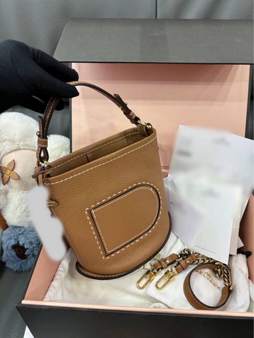Delvaux pin bucket outlet