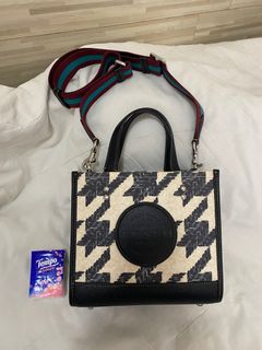 （分類：）位於 。 由 shiroisheep 提交（商品編號 1339879506，圖片 1）。簡介： 。