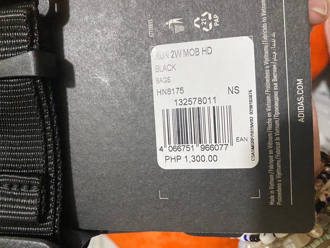 Adidas Running Two-Way Mobile Holder (Category: Mounts & Holders) located in Manila. Submitted by christinegdo (Listing ID 1339887339, Image 3). Description: - authentic po ^^ - PHP 1,300 SRP nabili (see last pic and nakalagay rin po sa tag)‼️‼️ - never used, opened lang to check the quality - for reference: kasya po iphone 11 with case - rfs: need funds - Dimensions: 14.5 cm x 16 cm - 100% thermoplastic polyurethane - Zip pocket on back - Phone 