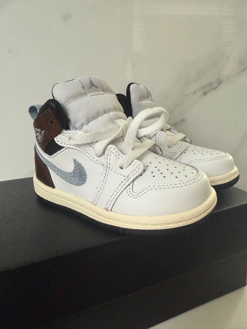 Air Jordan 1 Mid SE - Blue Grey (Category: Babies & Kids Fashion) located in Makati City. Submitted by jeogiy0 (Listing ID 1339813296, Image 1). Description: Brand New Air Jordan 1 Mid SE Blue Grey 7c .