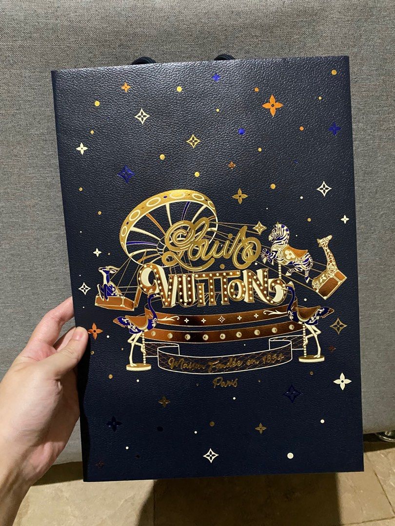AUTH LOUIS VUITTON 2024 HOLIDAY PAPERBAG (Category: Luxury Bags & Wallets) located in Las Pinas. Submitted by cc.decluttering (Listing ID 1339838542, Image 1). Description: .