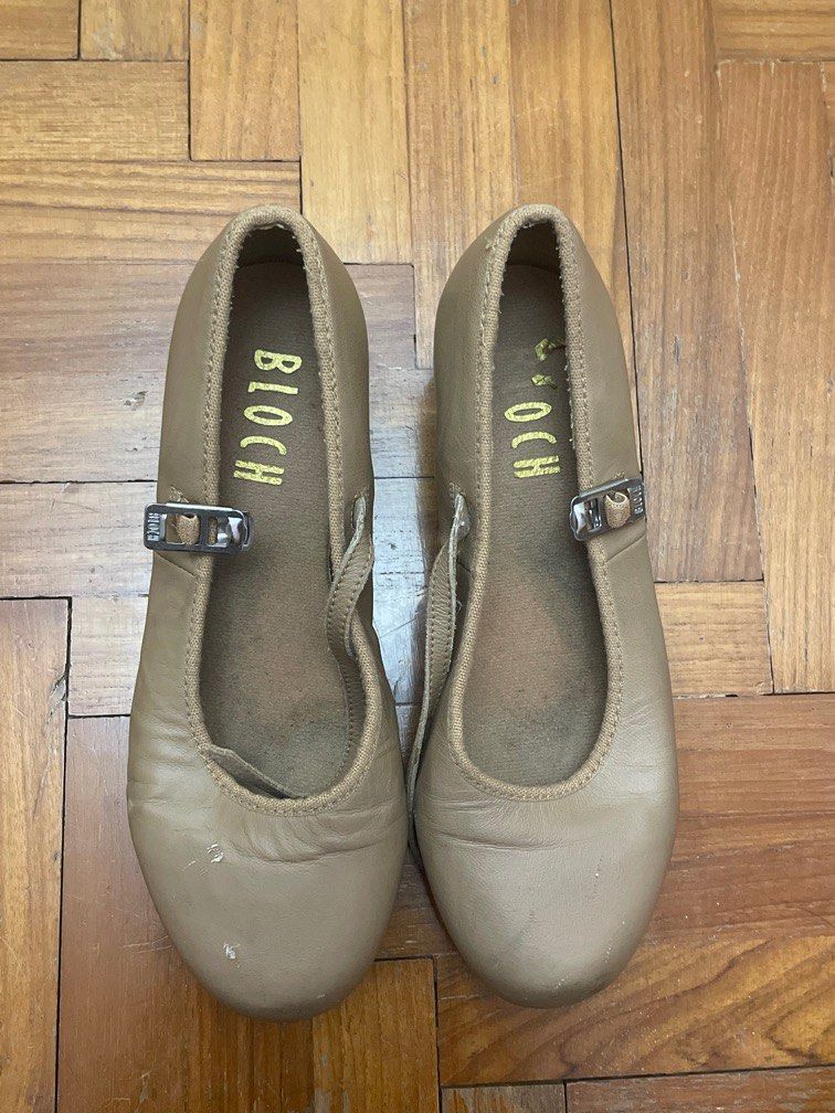 BLOCH TAP SHOES (Category: Heels) located in Singapore. Submitted by gabi.mp3 (Listing ID 1339863511, Image 1). Description: size 13.5 pls check bloch website for ur sizing! open to nego lmk if uw mailing or meet up.