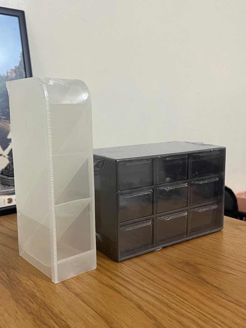 B&W Pen Holder and Organizer (Category: Accessory Holder, Box & Organizers) located in Quezon City. Submitted by everydaydeclutterin (Listing ID 1339842430, Image 2). Description: Pen holder - 50 Trinkets, stationery or jewelry Organizer - 100 For other colors check my other posts All brand new with plastic cover 📍QC Shipping c/o buyer.