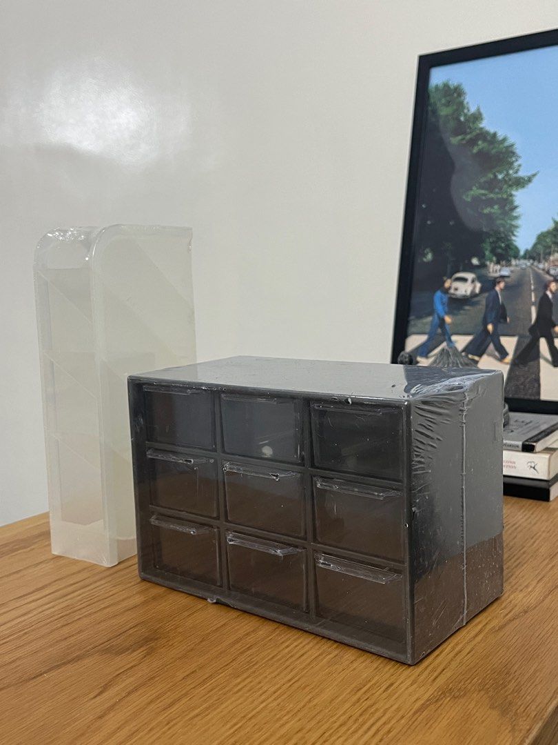 B&W Pen Holder and Organizer (Category: Accessory Holder, Box & Organizers) located in Quezon City. Submitted by everydaydeclutterin (Listing ID 1339842430, Image 3). Description: Pen holder - 50 Trinkets, stationery or jewelry Organizer - 100 For other colors check my other posts All brand new with plastic cover 📍QC Shipping c/o buyer.