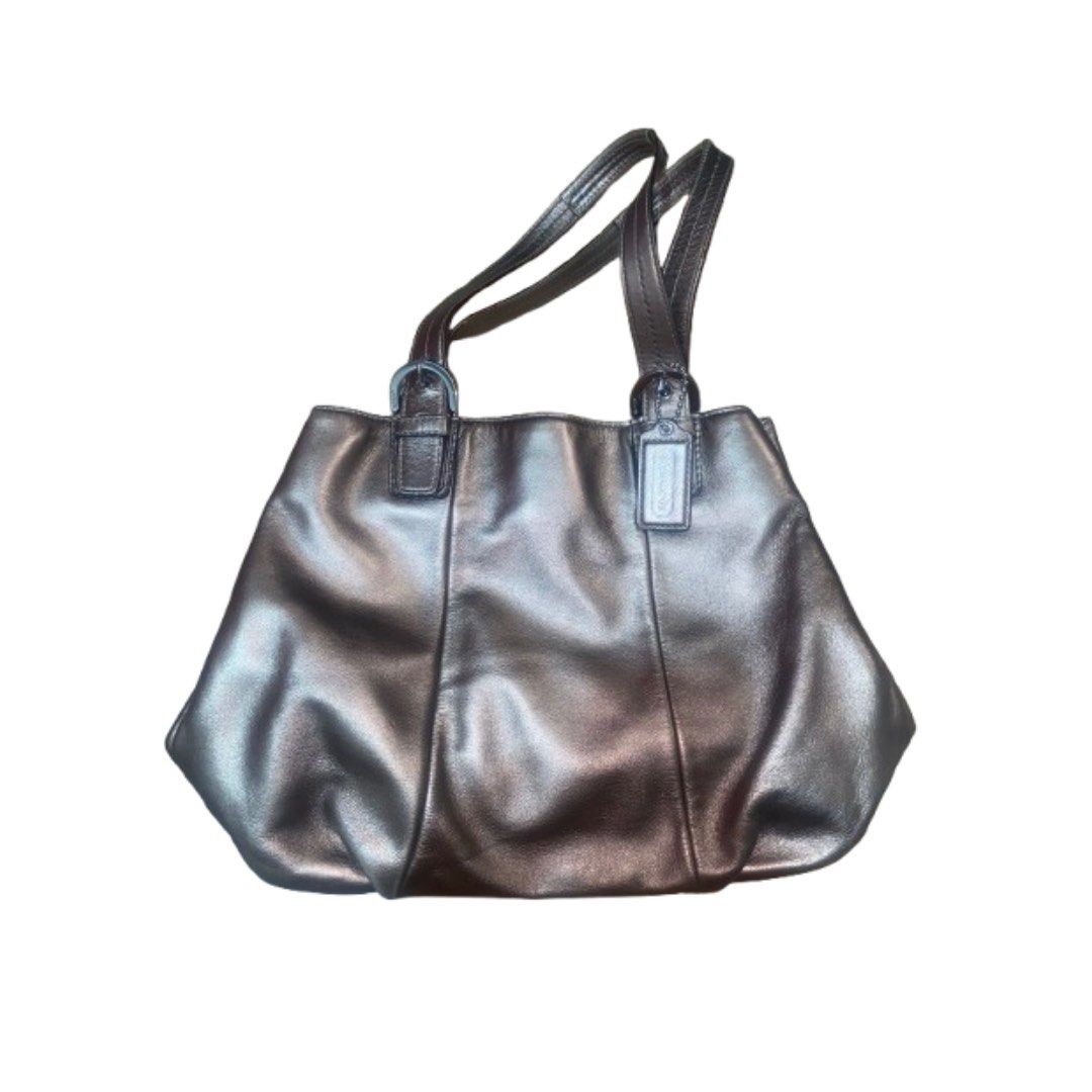 Coach metallic bronze leather tote bag (Category: Shoulder Bags) located in Mandaluyong City. Submitted by declutts (Listing ID 1339885371, Image 1). Description: good condition nego minimal flaws like new .