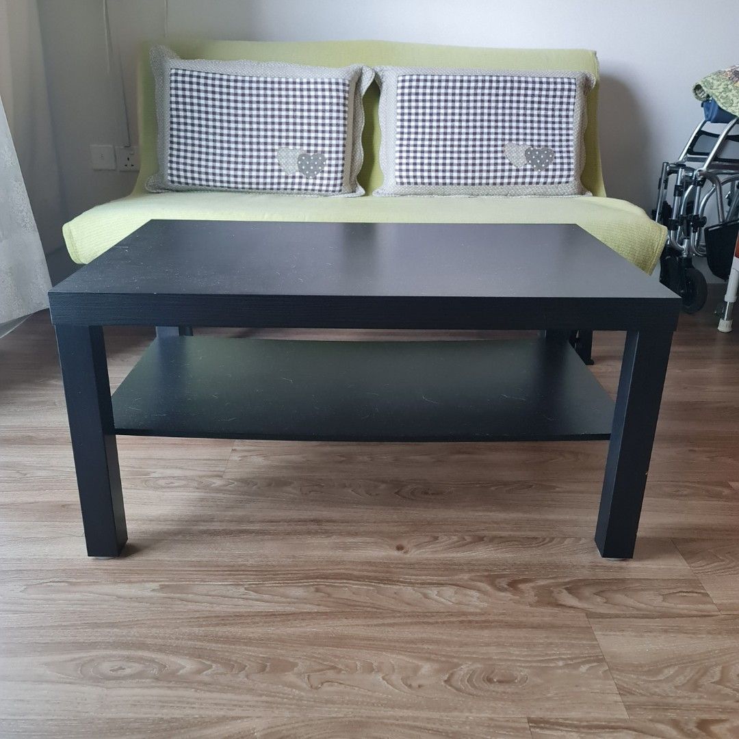 Coffee Table (Category: Tables & Sets) located in Singapore. Submitted by zenwolf_f44c13 (Listing ID 1339757828, Image 1). Description: like new. Collect at blk 18 Ghim moh rd.