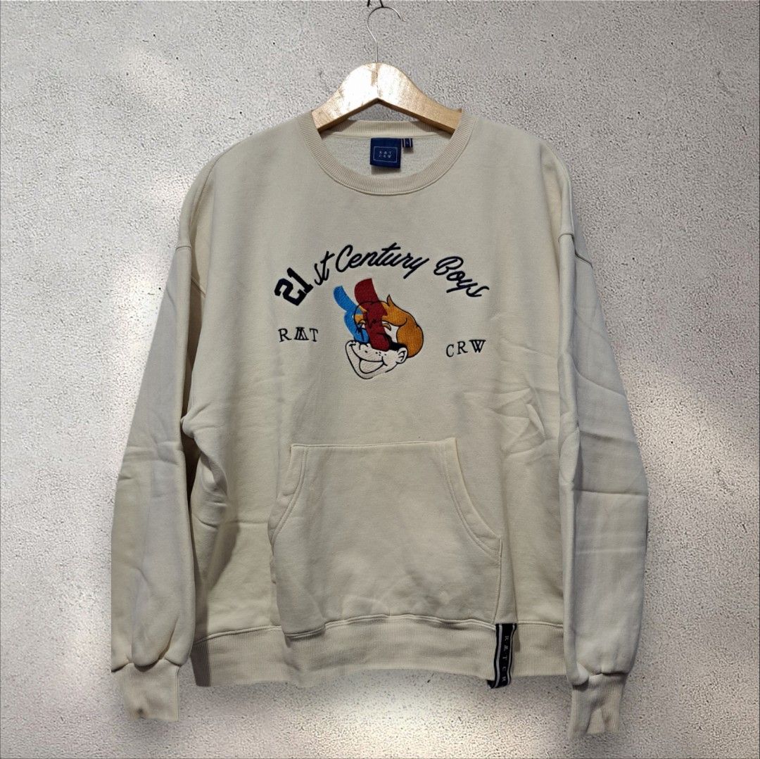 Crewneck Romantic Crown, Fesyen Pria, Pakaian , Atasan di