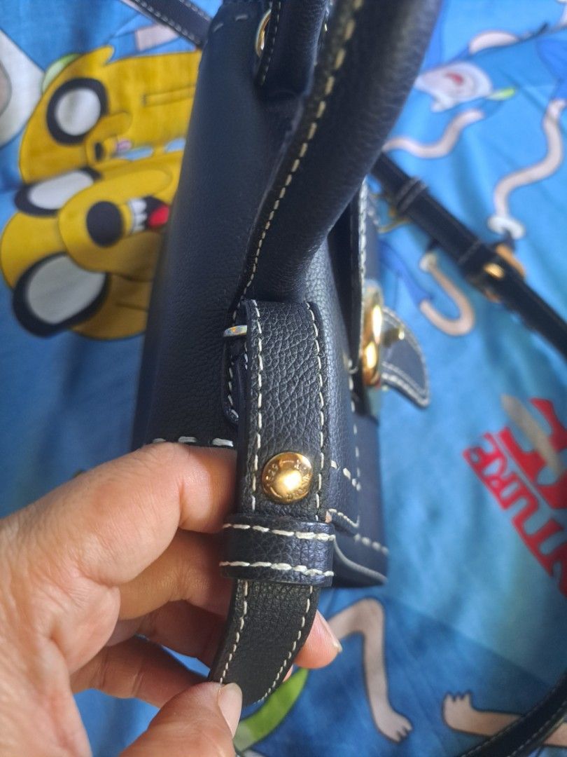 Delvaux (Category: Cross-body Bags) located in Batangas. Submitted by venus232nd (Listing ID 1339749992, Image 3). Description: good condition,my part n rough rubberlining.