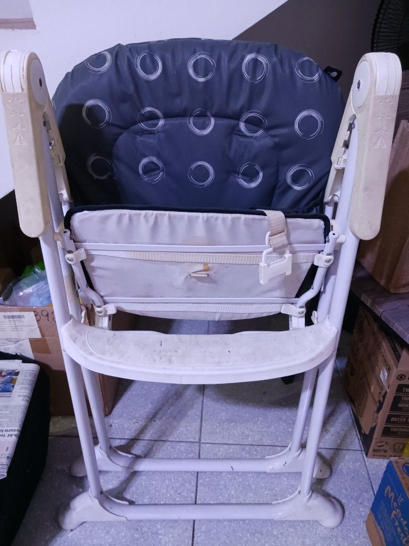 Evenflo Baby High Chair (Category: Baby High Chairs) located in Paranaque City. Submitted by funkyhaircolor (Listing ID 1339771775, Image 2). Description: Purchased in 2021. Seat cover and table in good condition. Comes with seat straps and net. Will be turned over a bit dusty due to storage. RFS: child has outgrown the use of the high chair. Loc.: Better Living, Paranaque.