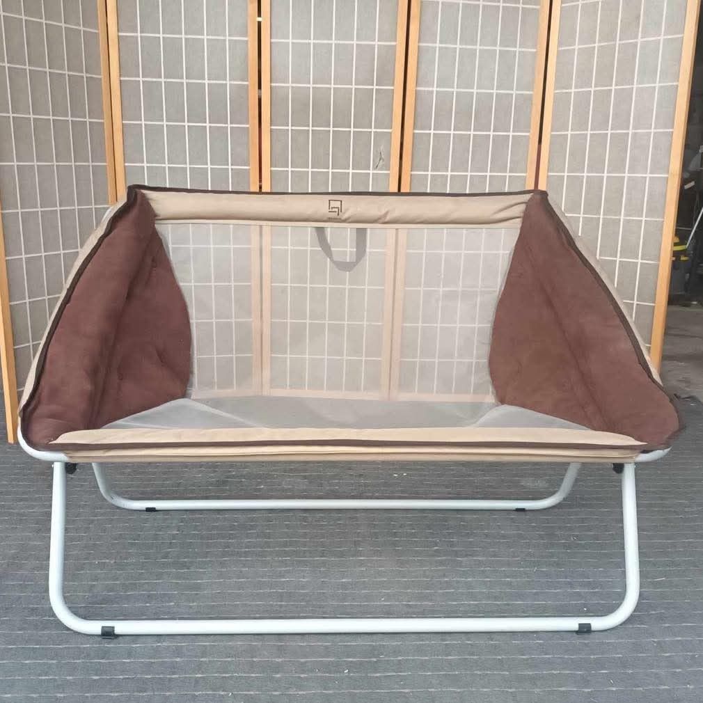 Folding comfortable camping chair (Category: Chairs) located in Quezon City. Submitted by matetdevis13 (Listing ID 1339847509, Image 1). Description: Folding Comfortable Camping Chair Price: 2,700 L42.5 x W32 x H14/28 In good condition Code AKC B11-863.