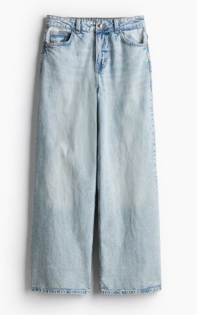 H&M Baggy Jeans (Category: Jeans) located in Silang. Submitted by secondsssssss (Listing ID 1330673777, Image 1). Description: used once. waist - 27 inches length - 37 inches rfs: not my style.