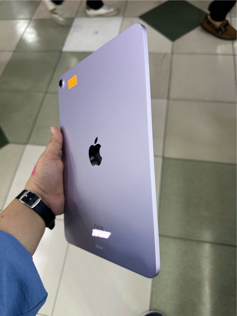 Ipad Air 6 256gb Wifi No issue (Category: iPad) located in San Juan City. Submitted by javedsgadgetshop (Listing ID 1339825979, Image 2). Description: OPEN FOR INSTALLMENT VIA CREDIT CARD/GGIVES/SPAY/BILLEASE & SWAP/TRADE-IN! BUY AND SELL! Quick Specs : Ipad Air 6 •256gb •NTC Variant •Good batt health •Wifi Only •95% Smoothness •No hidden issue | No Repaired •100% Authentic | Not Refurbished •w/ OEM Charger & store warranty ❣️ - serial can be che