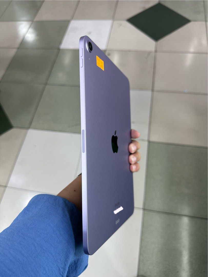 Ipad Air 6 256gb Wifi No issue (Category: iPad) located in San Juan City. Submitted by javedsgadgetshop (Listing ID 1339825979, Image 3). Description: OPEN FOR INSTALLMENT VIA CREDIT CARD/GGIVES/SPAY/BILLEASE & SWAP/TRADE-IN! BUY AND SELL! Quick Specs : Ipad Air 6 •256gb •NTC Variant •Good batt health •Wifi Only •95% Smoothness •No hidden issue | No Repaired •100% Authentic | Not Refurbished •w/ OEM Charger & store warranty ❣️ - serial can be che