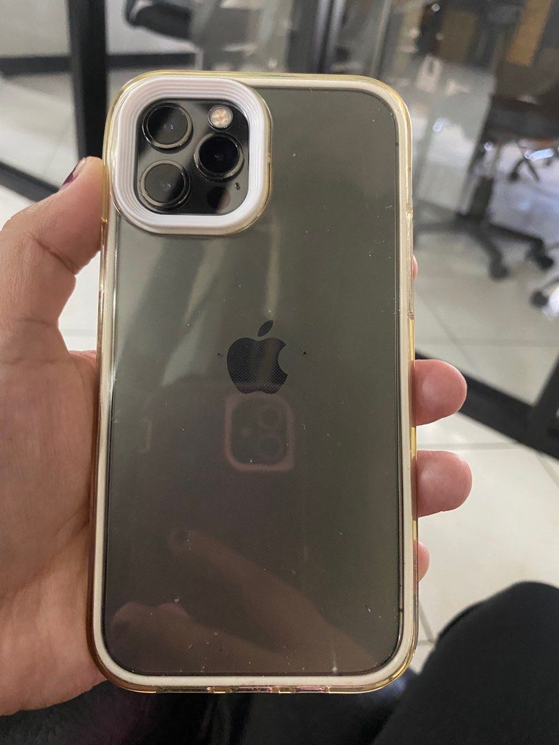 iPhone 12 Pro 128gb (Category: iPhone 12 Series) located in Las Pinas. Submitted by unlishop_27 (Listing ID 1339784810, Image 2). Description: iPhone 12 Pro smart locked Rfs mag upgrade ng unit Meet up Robinsons Las Pinas.