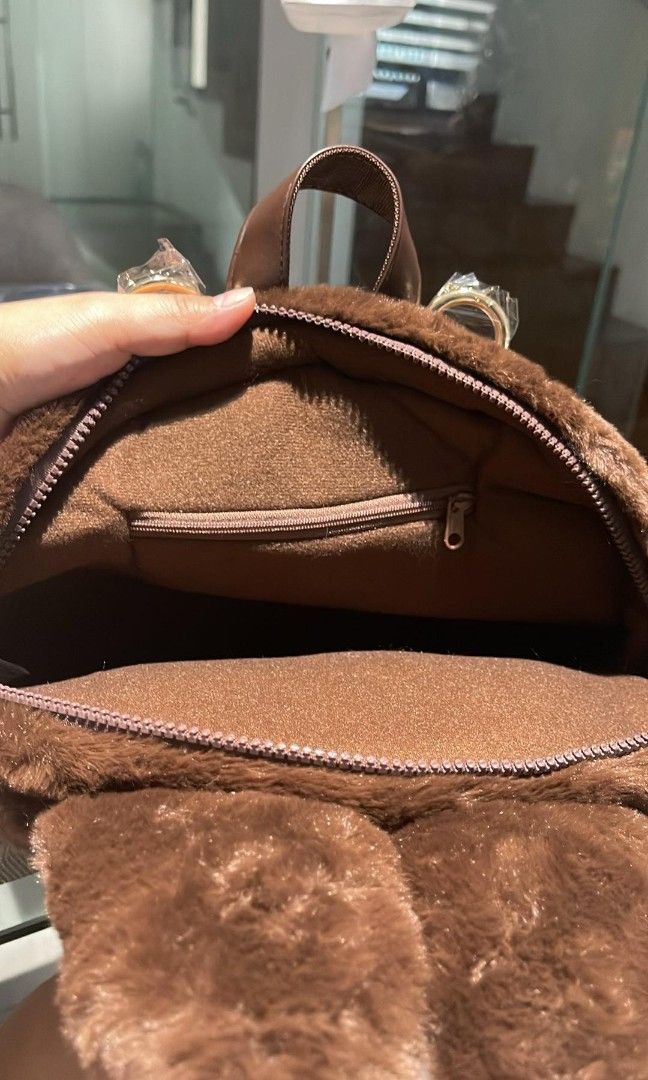 LABUBU Classic Bag Series - Big Head Backpack (Category: Luxury Bags & Wallets) located in Quezon City. Submitted by lavieenluxe_mnl (Listing ID 1339890989, Image 2). Description: ✅P4, 800 if full payment ✅Open for layaway 5,300 👉 P2,650 DP 👉P1,325 on Dec 16, 2024 👉P1,325 on Dec 31, 2024 ✅recently bought in Pop Mart BKK, Thailand 🇹🇭 ✅Guaranteed 💯 Original ✅New with tag, paper bag included ✅with detachable straps ✅Size: 33*10*27cm ✅Material: