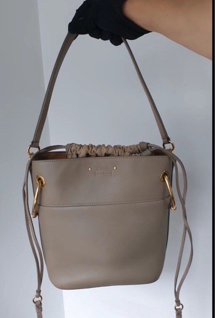 Like new chloe bucket (Category: Luxury Bags & Wallets) located in Santa Ana. Submitted by astonandariana (Listing ID 1339591364, Image 3). Description: .