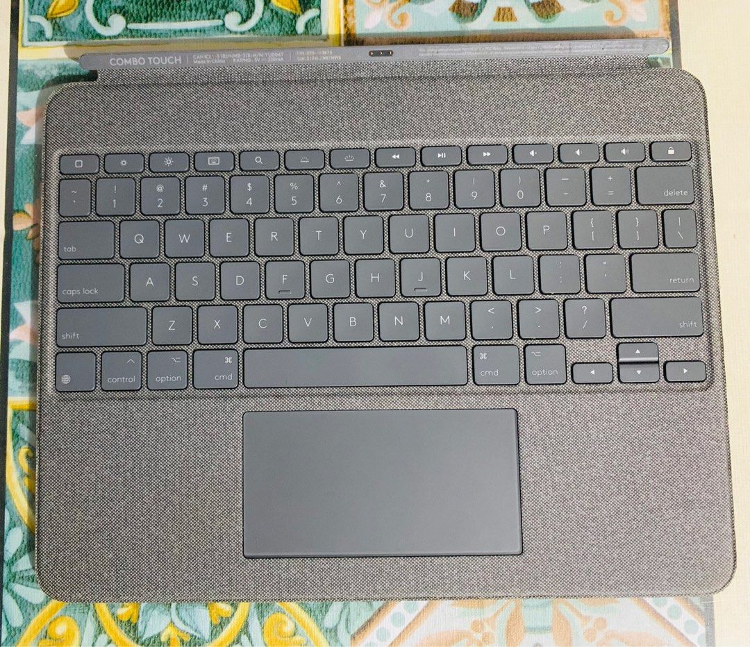 Logitech Combo Touch for iPad Pro 12.9 (Category: Computer Keyboard) located in Marikina City. Submitted by ygboy (Listing ID 1339892823, Image 1). Description: Compatible with iPad Pro 12.9 inches. The keyboard is working properly, tested with my new Logitech Combo Touch 13” M4(last pic) since same magnet lang sila. NO BOX. RFS: Not compatible with my iPad Pro 13” m4 dahil manipis yung iPad Pro 13” m4 hindi maka-connect ng mga pins sa likod ng i