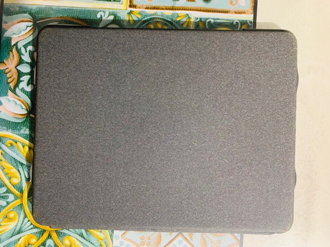 Logitech Combo Touch for iPad Pro 12.9 (Category: Computer Keyboard) located in Marikina City. Submitted by ygboy (Listing ID 1339892823, Image 2). Description: Compatible with iPad Pro 12.9 inches. The keyboard is working properly, tested with my new Logitech Combo Touch 13” M4(last pic) since same magnet lang sila. NO BOX. RFS: Not compatible with my iPad Pro 13” m4 dahil manipis yung iPad Pro 13” m4 hindi maka-connect ng mga pins sa likod ng i