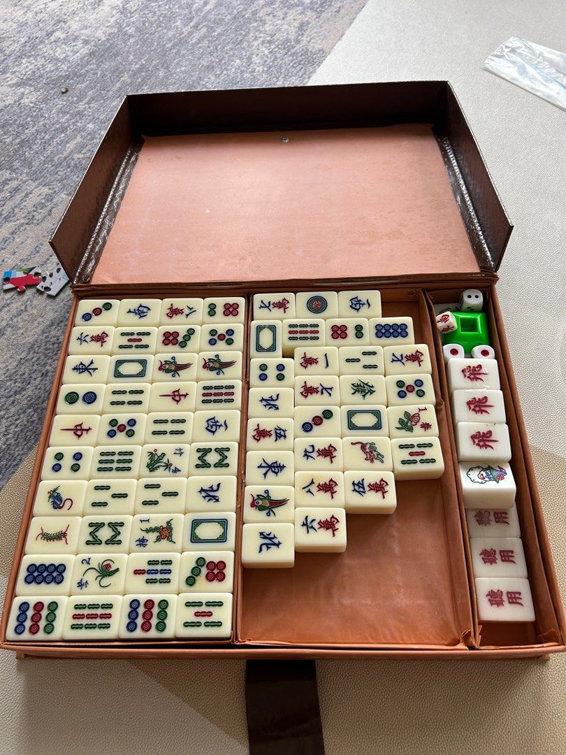 Mahjong set (Category: Board Games & Puzzles) located in Singapore. Submitted by jaybbx (Listing ID 1339831756, Image 1). Description: .