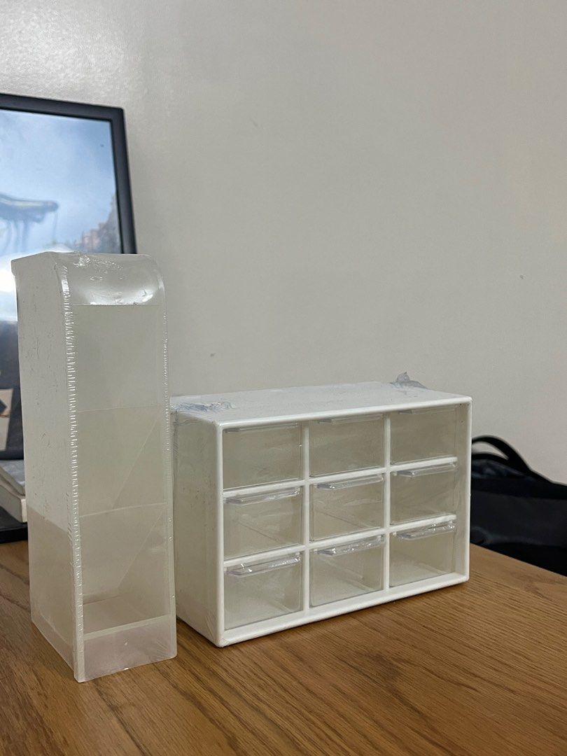 Minimalist Pen holder and organizer (Category: Accessory Holder, Box & Organizers) located in Quezon City. Submitted by everydaydeclutterin (Listing ID 1339841692, Image 3). Description: Pen holder - 50 Trinkets, stationery or jewelry Organizer - 100 For other colors check my other posts All brand new with plastic cover 📍QC Shipping c/o buyer.