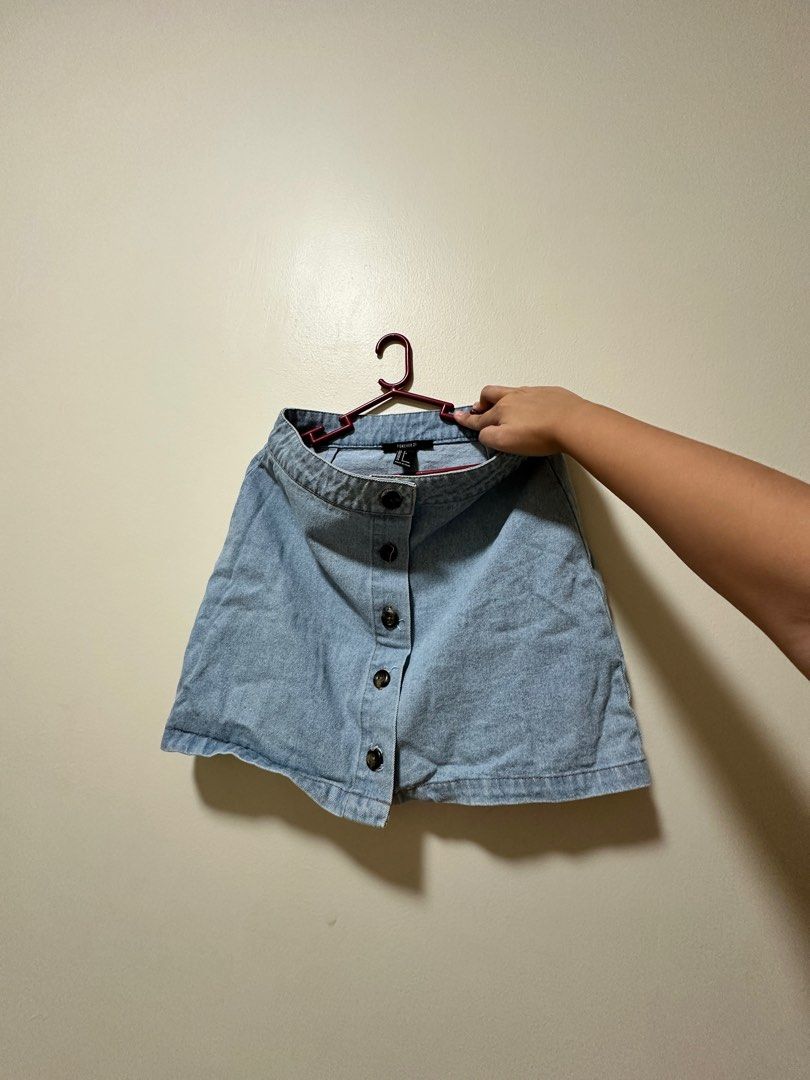 Original Forever 21 Maong Skirt (Category: Skirts) located in Las Pinas. Submitted by ayeechii (Listing ID 1339746597, Image 1). Description: Original Forever 21 Maong Skirt Size: Small Very Good condition No issue, damage at all Ready to use & pick up Rfs: doesn't fit anymore & decluttering 💵 Accepting cod, bank transfer payment 🛵 Same day delivery via lalamove, grab, angkas, move it and etc.. 🛵 Not same day delivery via lbc, jnt, flash expre